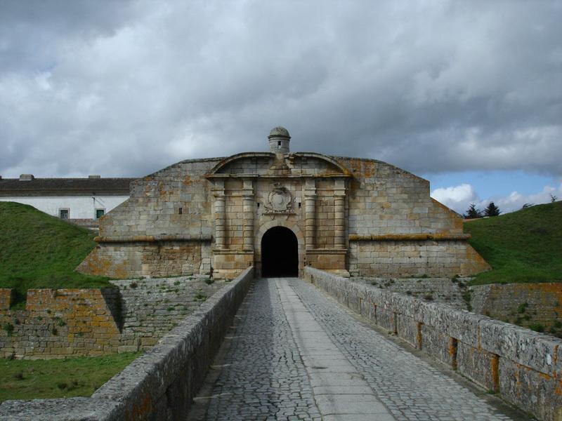 A Muralha Hotel Almeida Exterior photo