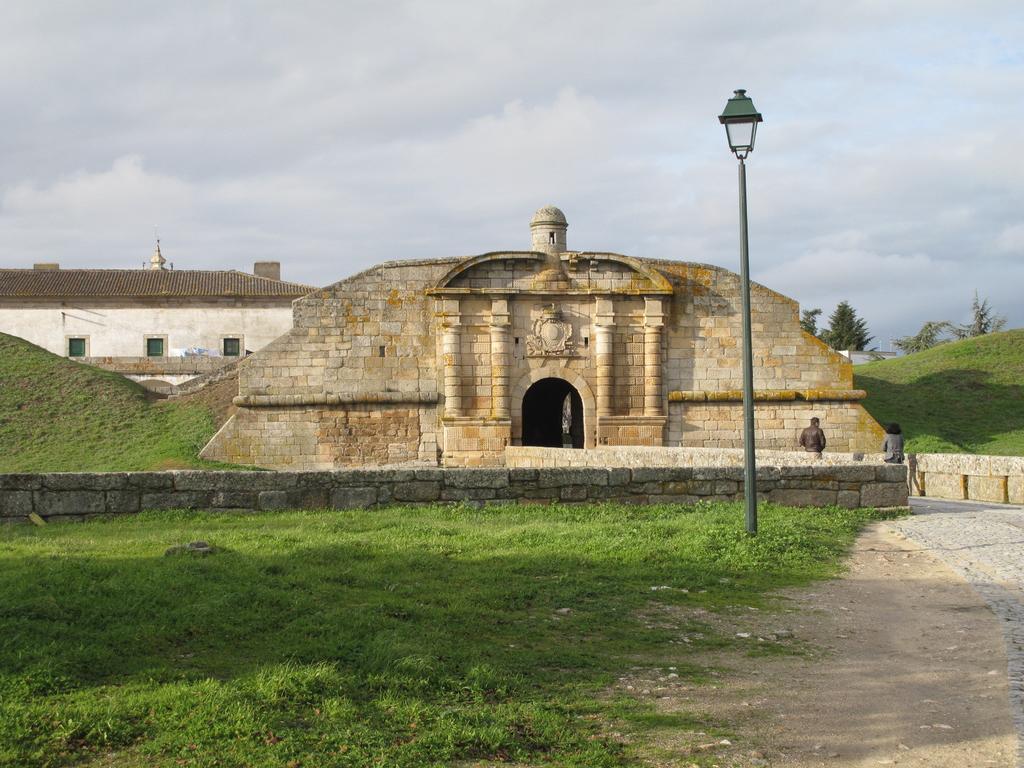 A Muralha Hotel Almeida Exterior photo